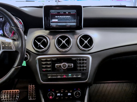 Mercedes-Benz CLA200 10 of 15