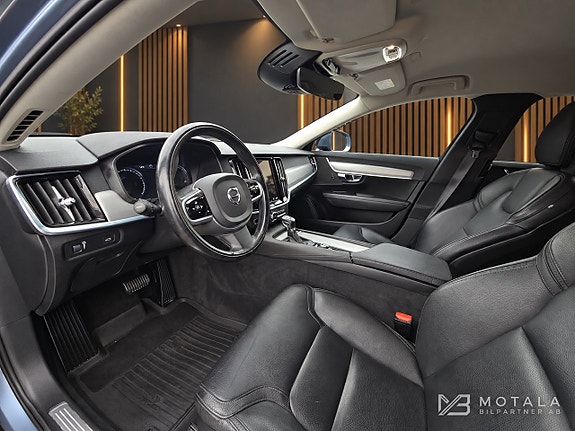 Volvo V90 Cross Country 10 of 14