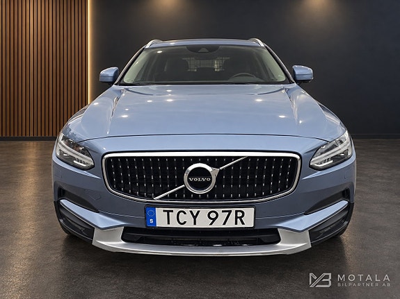 Volvo V90 Cross Country 5 of 14