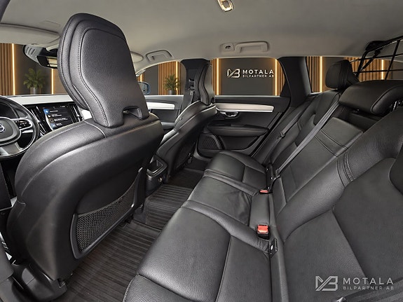 Volvo V90 Cross Country 13 of 14