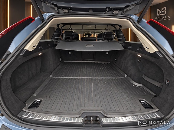 Volvo V90 Cross Country 14 of 14