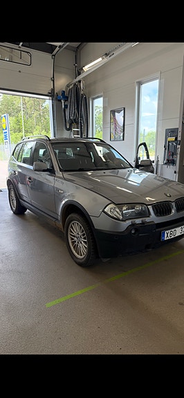 BMW X3 4 of 5
