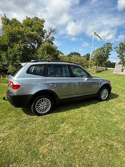 BMW X3 2 of 5