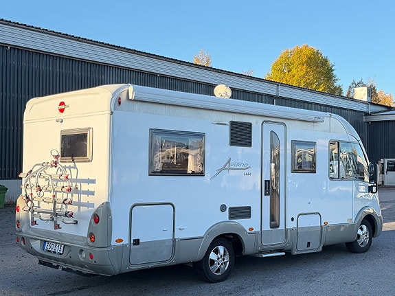 Bürstner Aviano I 684 - Franskbädd - Taksäng - Ugn - Ny klädsel - 4 of 18