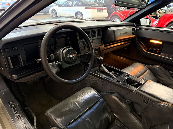 Chevrolet Corvette 10 of 13