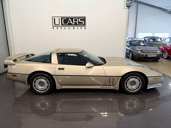 Chevrolet Corvette 2 of 13