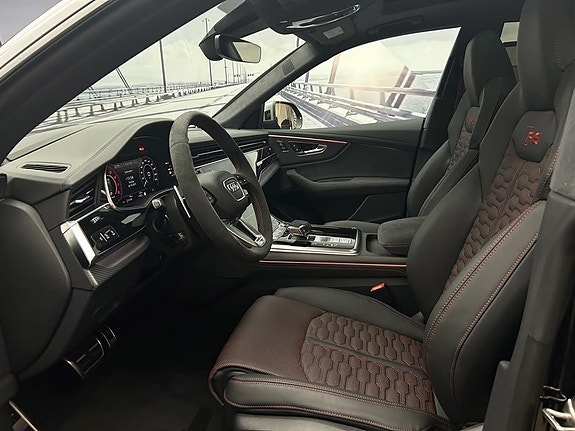Audi RS Q8 2 of 5