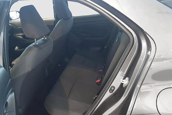 Toyota Yaris Cross 8 of 11