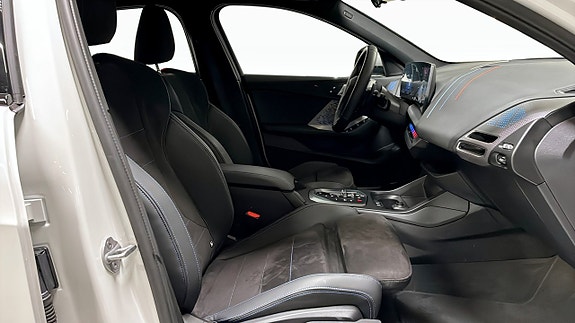 BMW 120 3 of 9