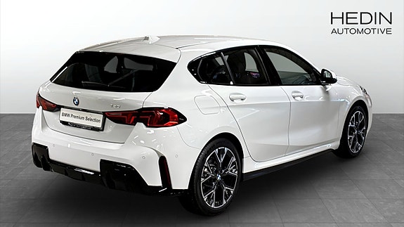 BMW 120 2 of 9
