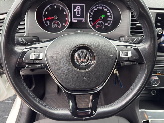 Volkswagen Golf Sportsvan 15 of 19