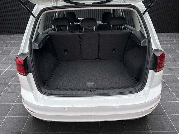 Volkswagen Golf Sportsvan 9 of 19