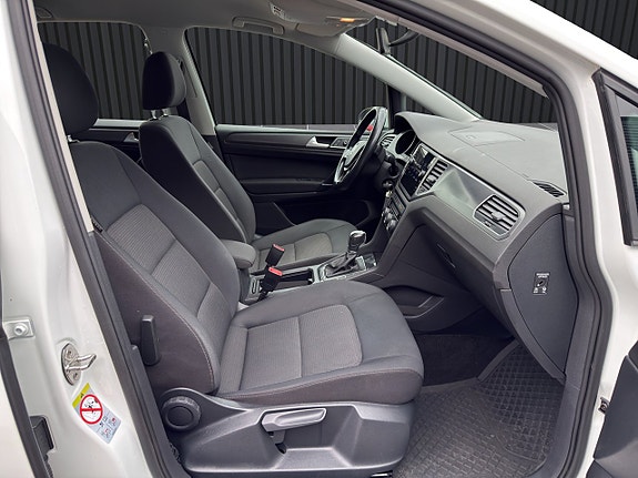 Volkswagen Golf Sportsvan 12 of 19