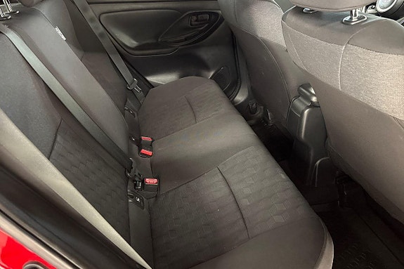 Toyota Yaris 9 of 21