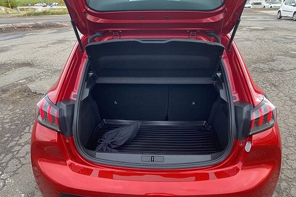 Peugeot 208 8 of 8