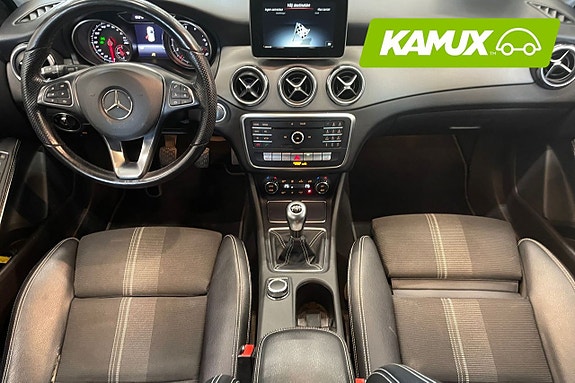 Mercedes-Benz GLA200 9 of 22