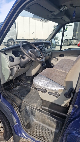 Nissan Interstar 11 of 13