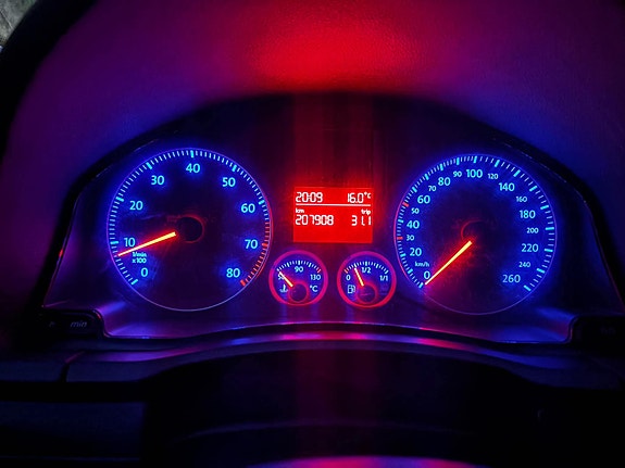 Volkswagen Golf V 9 of 9