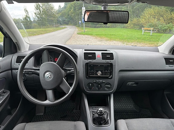 Volkswagen Golf V 4 of 9