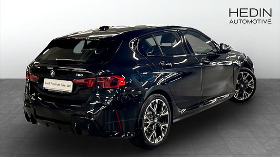 BMW 120 2 of 9