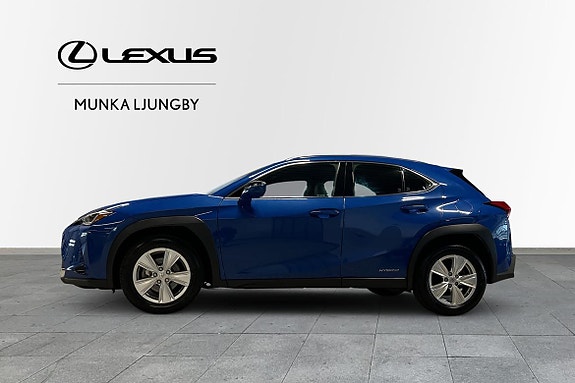 Lexus UX250h 2 of 9