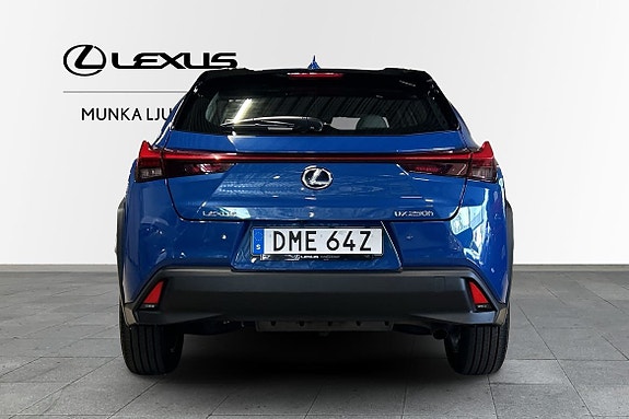 Lexus UX250h 5 of 9