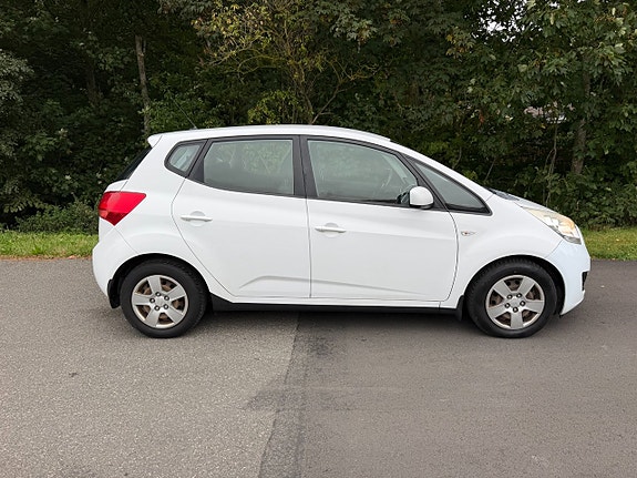 Kia Venga 2 of 5