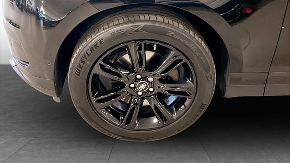 Land Rover Range Rover Velar 9 of 9