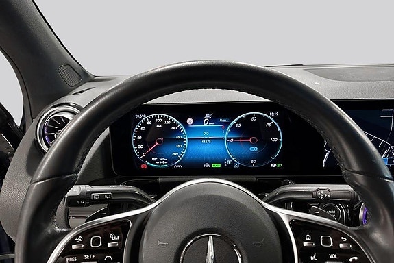 Mercedes-Benz EQA250 10 of 17