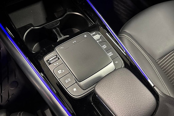 Mercedes-Benz EQA250 12 of 17