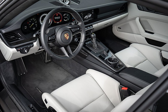 Porsche 911 GT3 14 of 29