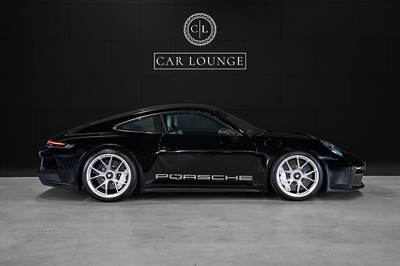 Porsche 911 GT3 2 of 29