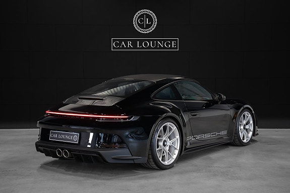 Porsche 911 GT3 3 of 29