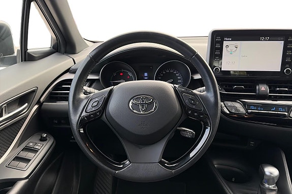 Toyota C-HR 10 of 21