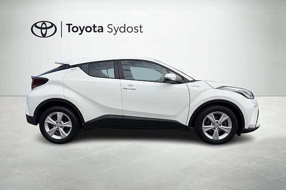 Toyota C-HR 17 of 21