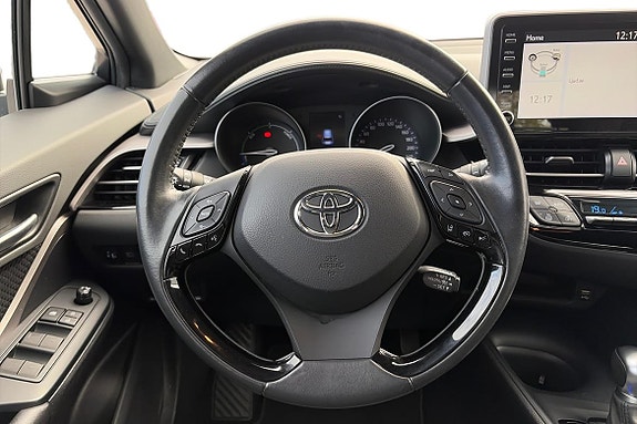 Toyota C-HR 13 of 21