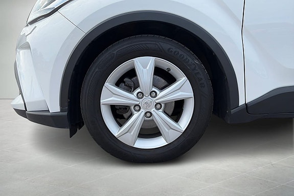 Toyota C-HR 16 of 21
