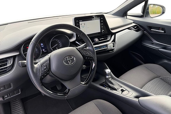 Toyota C-HR 12 of 21