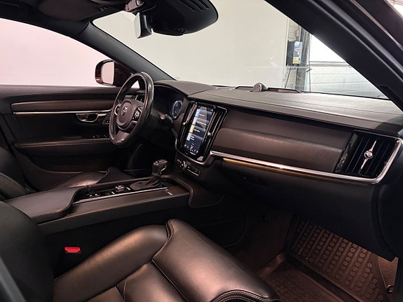 Volvo V90 Cross Country 5 of 22