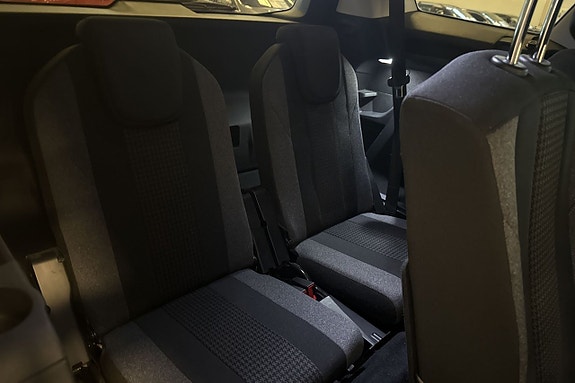 Peugeot 5008 17 of 27