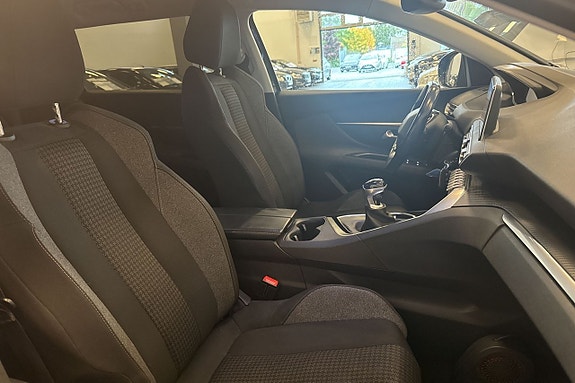 Peugeot 5008 14 of 27