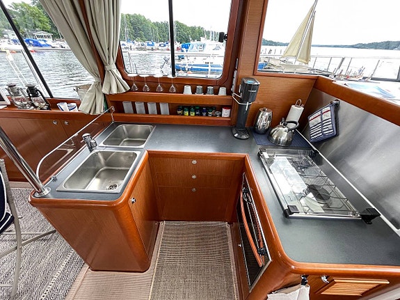 Beneteau Swift Trawler 34 | 2011 8 of 12