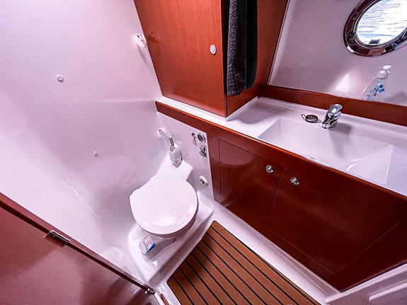 Beneteau Swift Trawler 34 | 2011 12 of 12