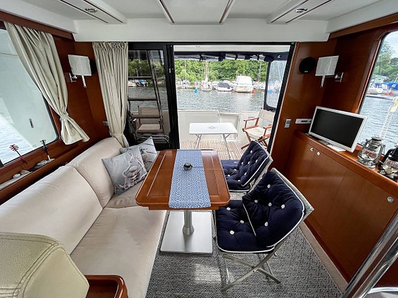 Beneteau Swift Trawler 34 | 2011 6 of 12