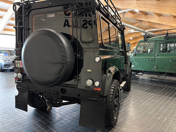Land Rover Defender 90 6 of 24