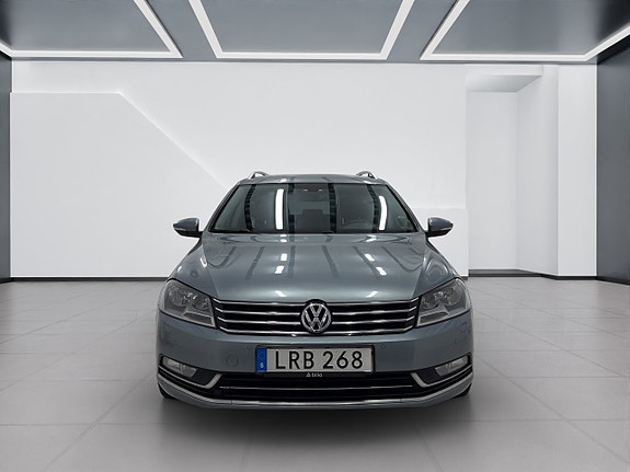 Volkswagen Passat 3 of 13