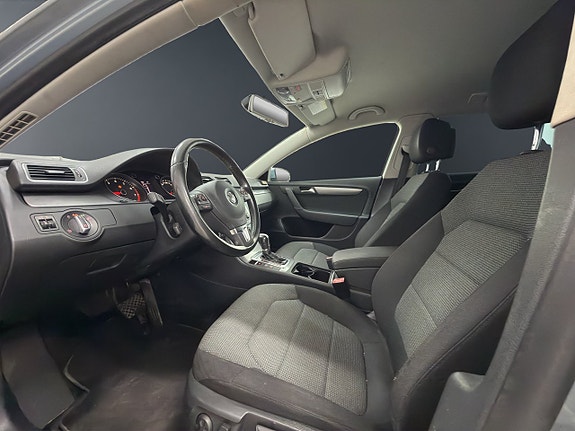 Volkswagen Passat 8 of 13