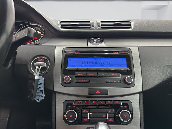 Volkswagen Passat 12 of 13