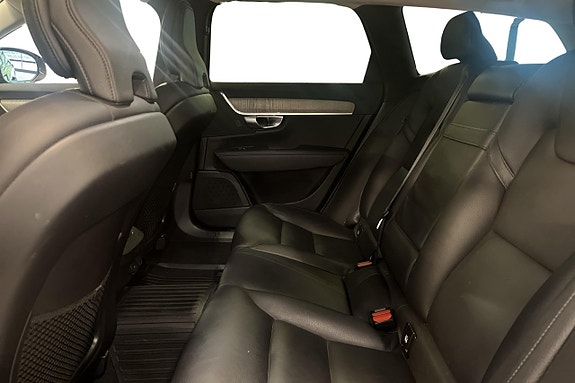 Volvo V90 Cross Country 16 of 25