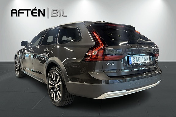 Volvo V90 Cross Country 8 of 25
